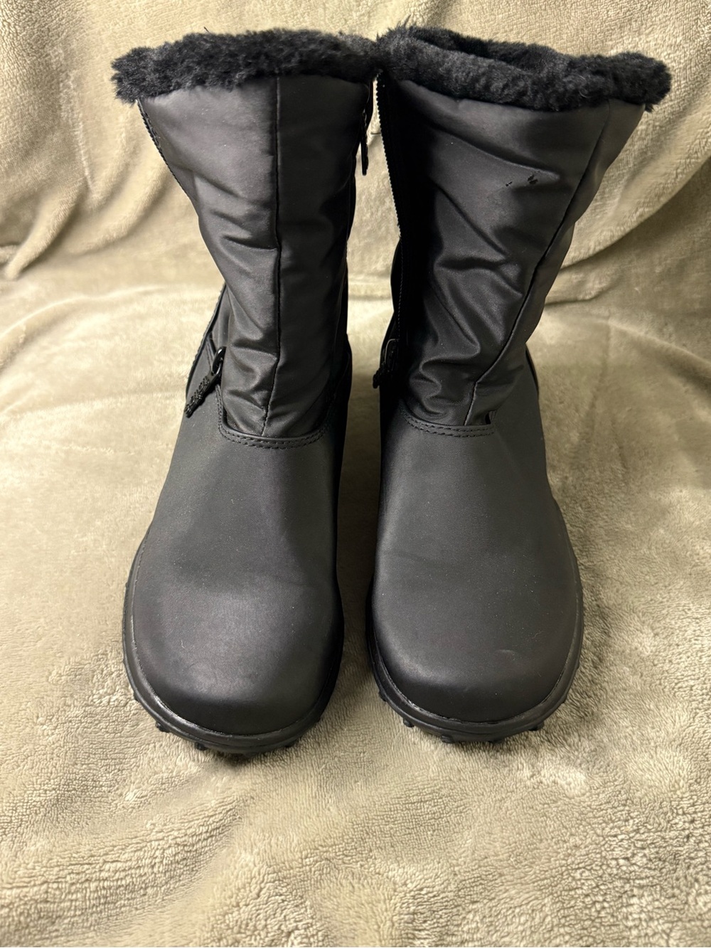 Totes Black Faux Fur Trim Winter Boots women size 6